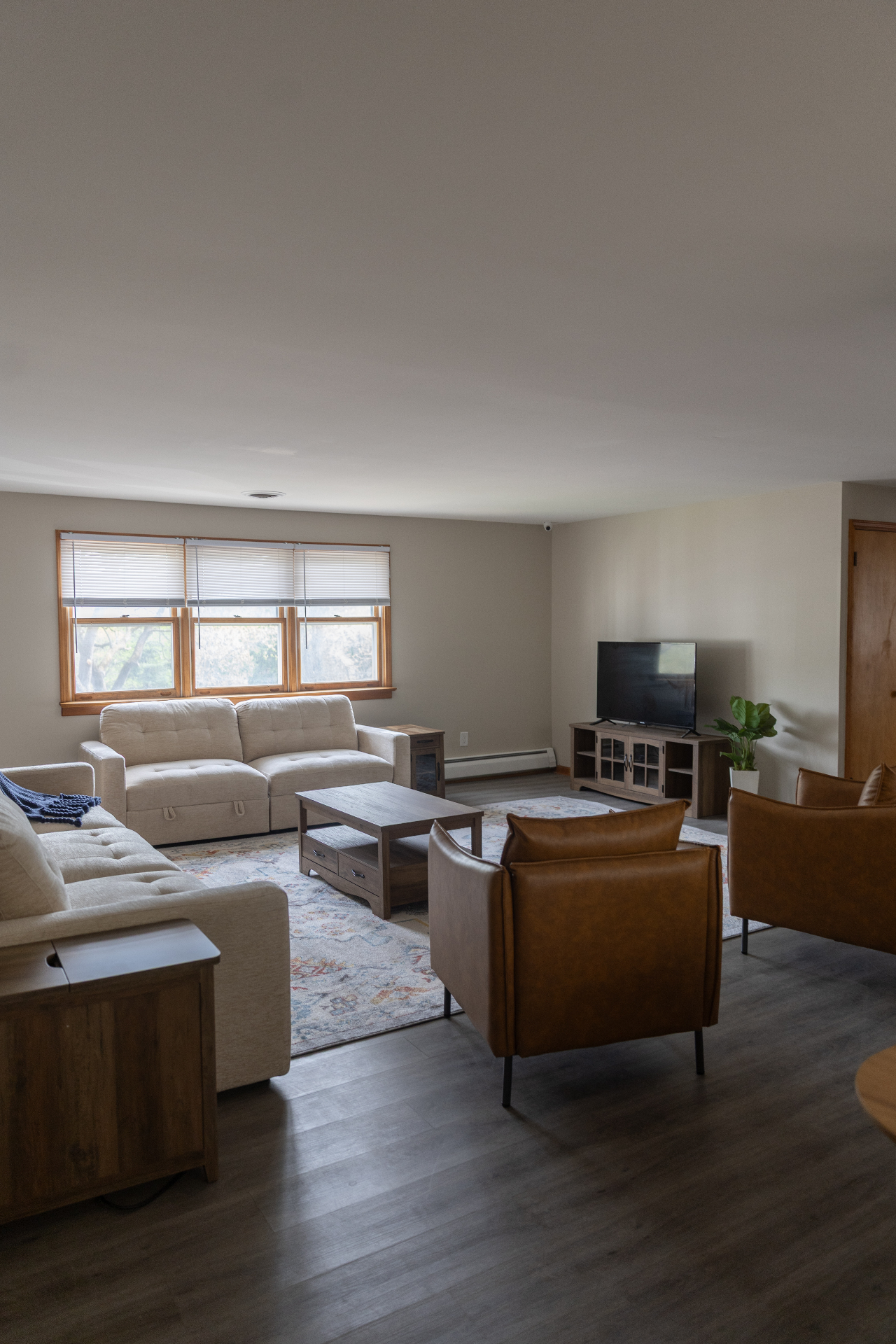 Alternate view of the shared lounge